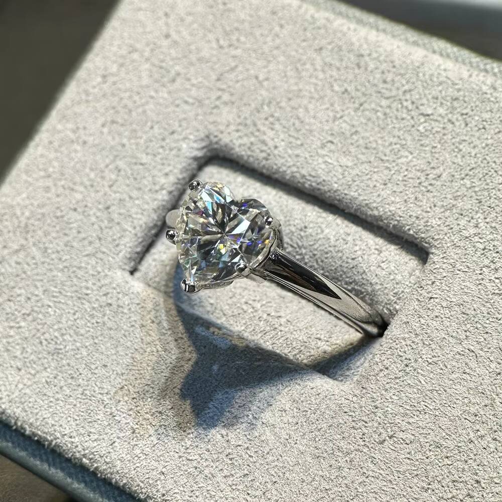 Wholesale Custom Fine Jewelry 2Ct Heart Shaped Moissanite Ring Trendy S925 Sterling Silver Wedding Engagement Ring for Women