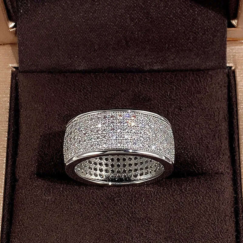 2024 Sparkling Hip Hop 5 Rows Pave Micro 5A Cubic Zircon Wedding Rings Jewelry Sterling Sier Fill Gorgeous Party Women Men Finger Ring Gift