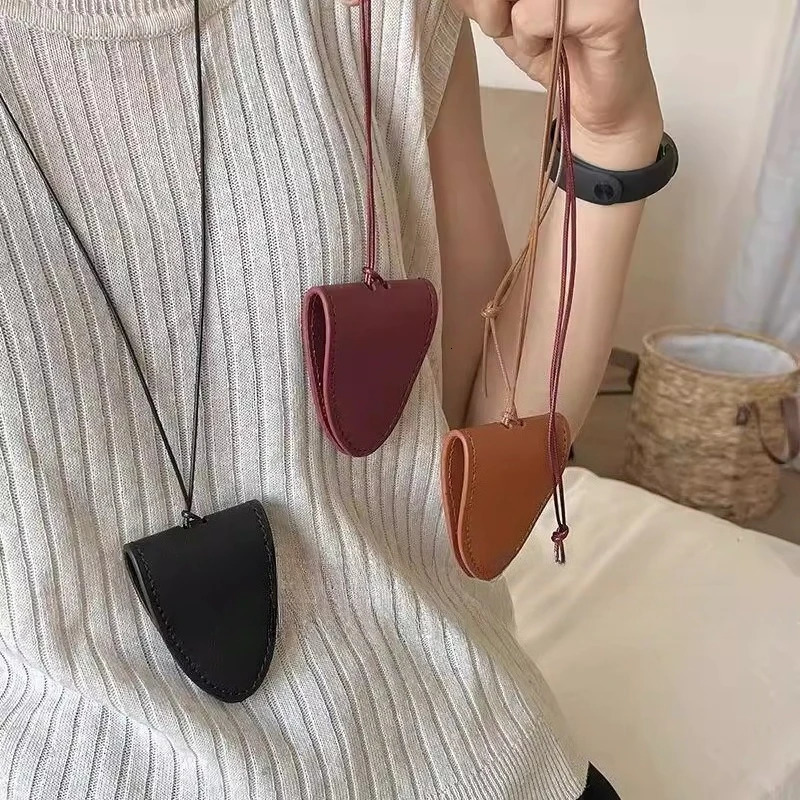 Portable Fashion Leather Eyeglasses Storage Bag Pendant Storage Hanging Rope Sunglasses Clip Glasses Clip Hanging Neck Pouch 251016