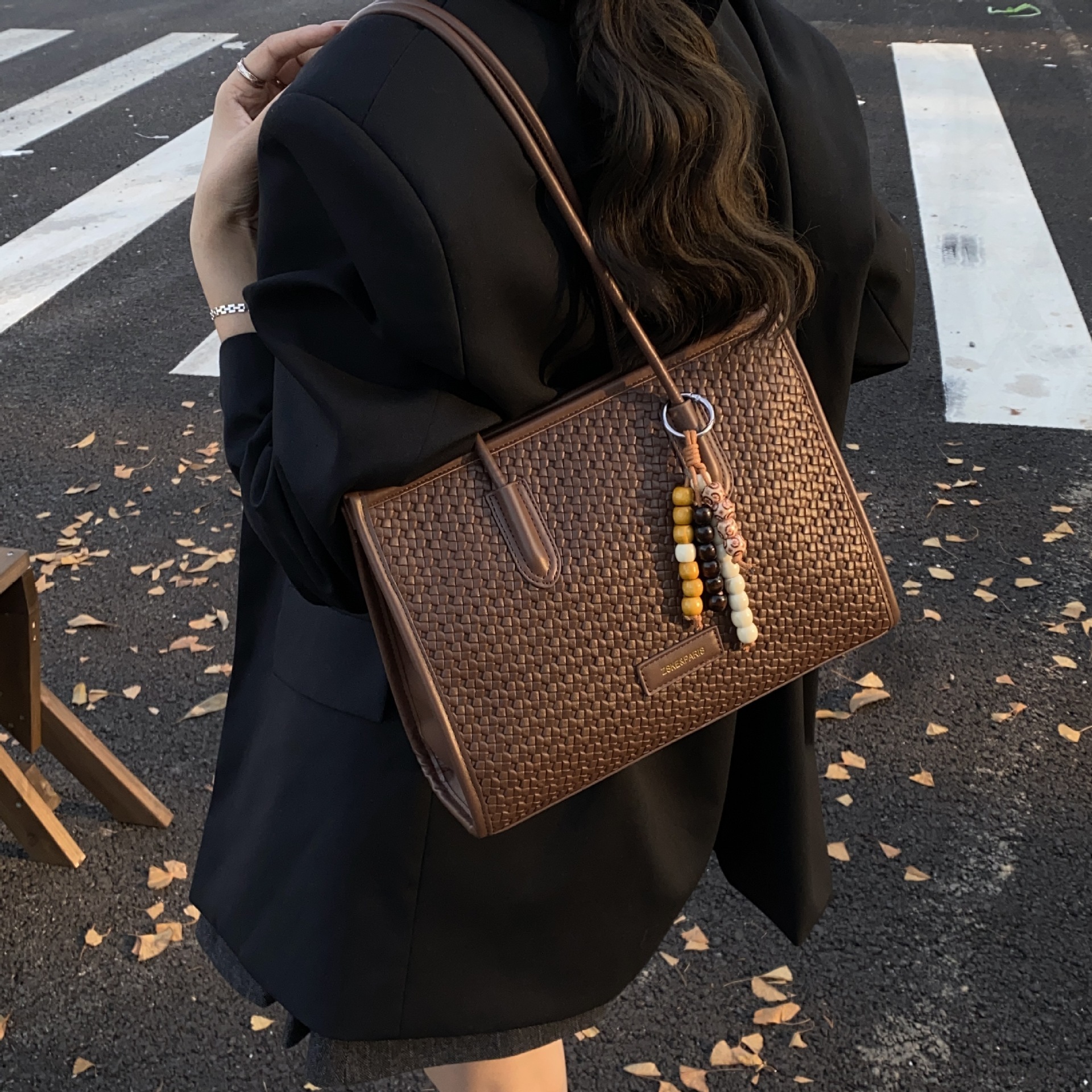Luxury Brand Designer Bag High-End Luxury Woven Pattern Handbag For Women 2025 Autumn New Commuter Large Capacity Tote Shoulder Bag
