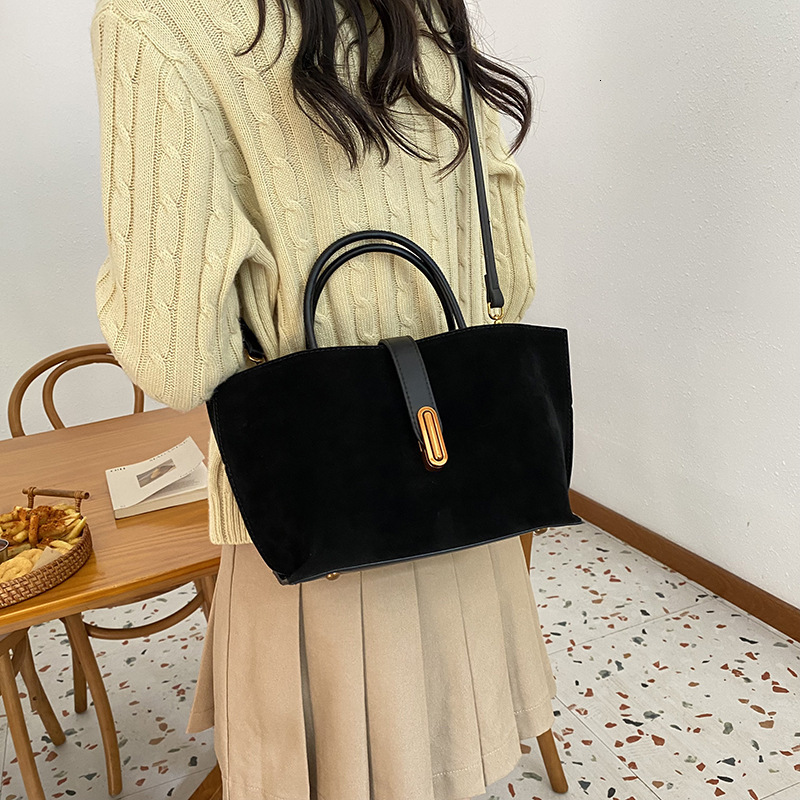 Luxury Brand Designer Bag Large Capacity Handbag For Women 2024 New Versatile Commuter Tote Bag Korean Fashion Crossbody Bag