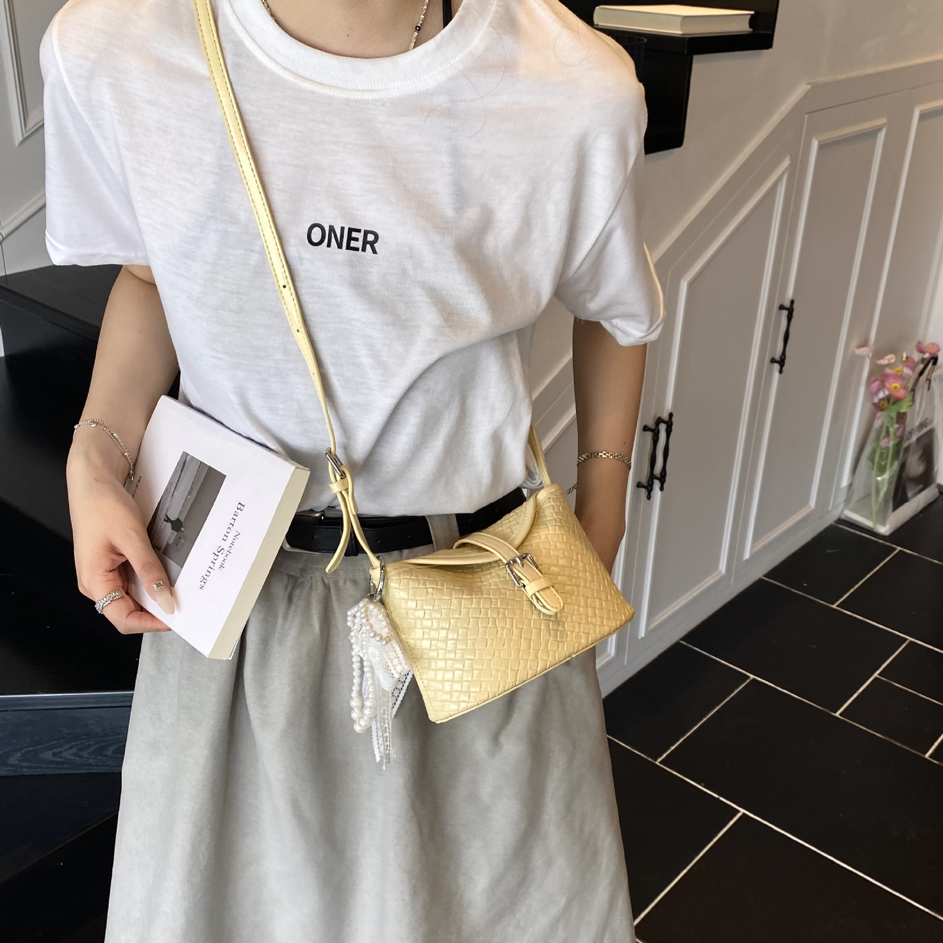 Luxury Brand Designer Bag Woven Pattern Small Bag For Women 2025 New Underarm Handbag Light Luxury Niche High-End Feel Shoulder Bag Bucket Bag