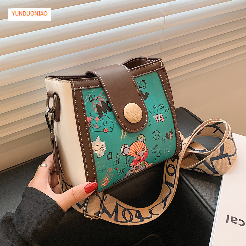 New autumn and winter designer bags trendy luxury handbags women's crossbody bags new fashion broadband cartoon teddy bear pattern bucket bags