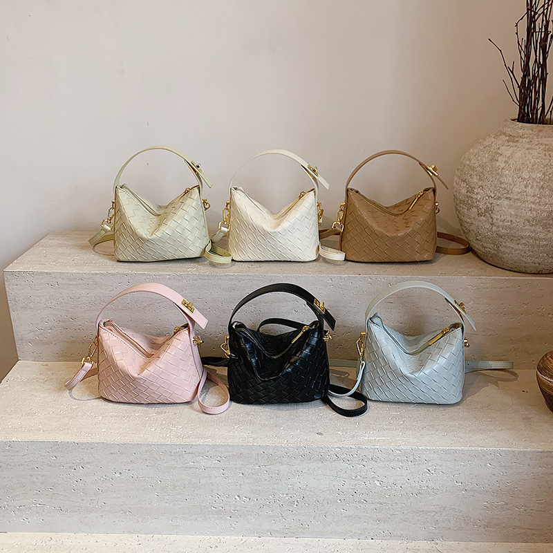 Luxury Brand Designer Bag Summer New High-End Versatile Woven Pattern Women's Bag Handheld Crescent-Shaped Lunch Box Bag Bento Bag Single Shoulde