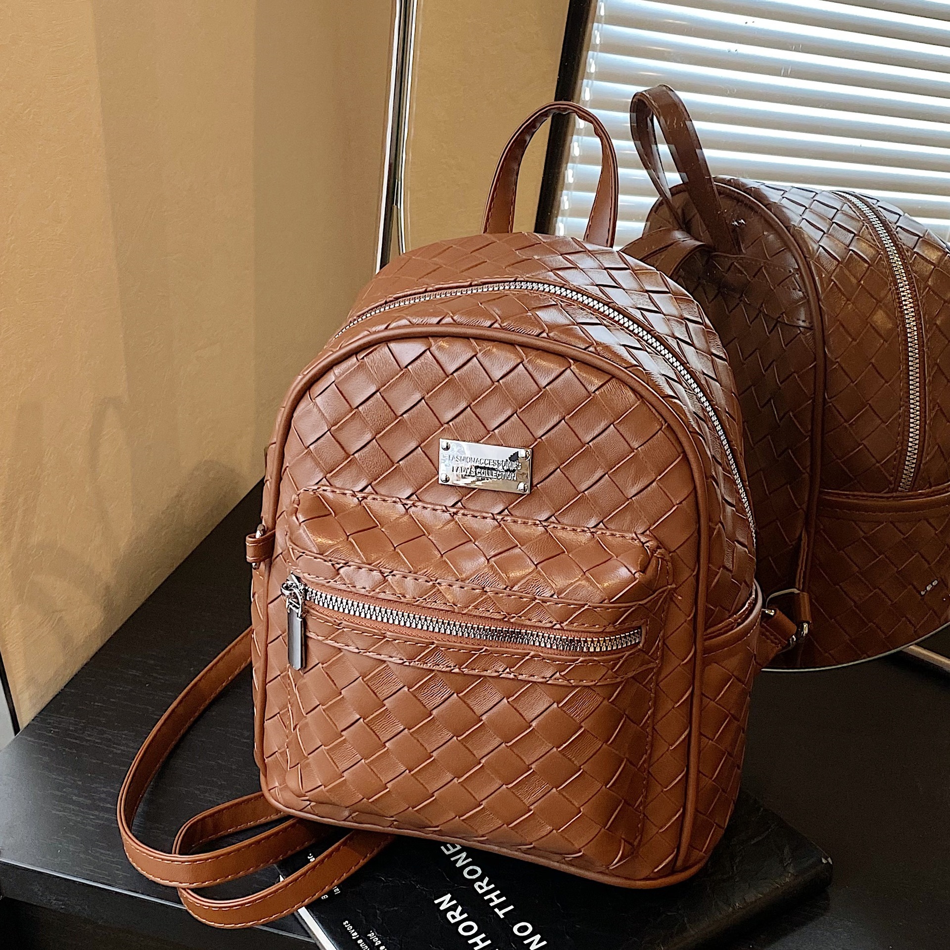 Luxury Brand Designer Bag Autumn And Winter High-End Backpack For Women 2025 New Model College Student Class Bag Commuting Lightweight Travel Backpack