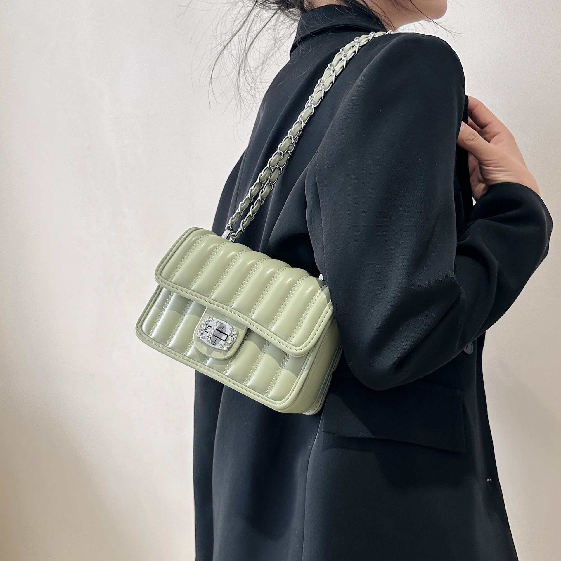 Luxury Brand Designer Bag New Spring/Summer Chain Bag For Women Fashionable Niche Single Shoulder Bag Textured Stylish Underarm Small Square Bag