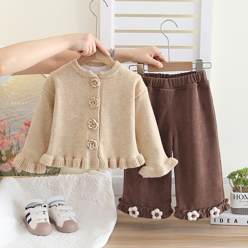 Girls' autumn outfit set 2025 new style baby girl spring and autumn four flower sweater three piece set fashionable Korean version trend free shi