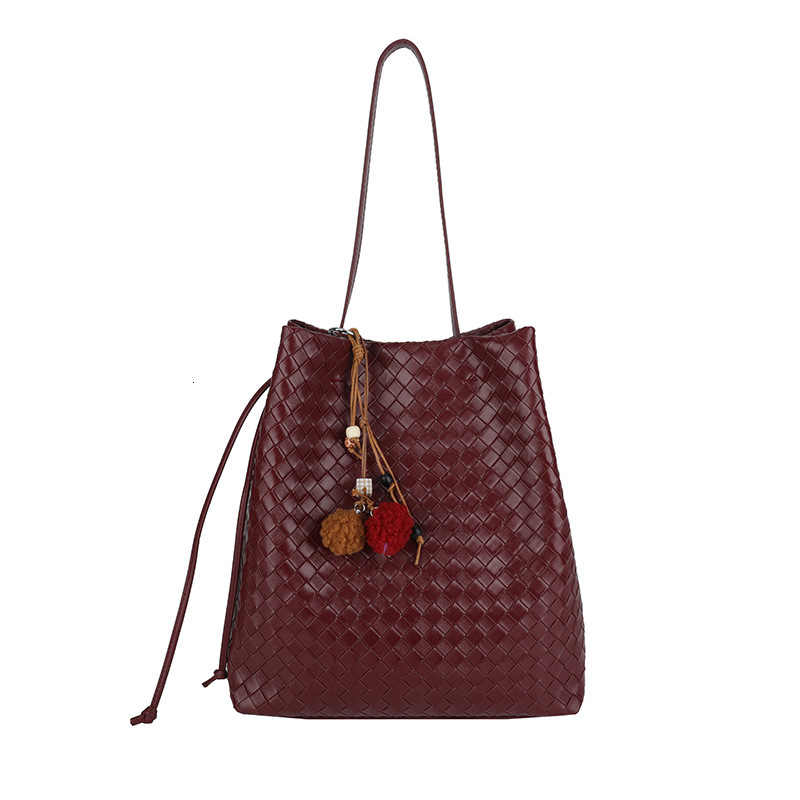 Luxury Brand Designer Bag 2025 New Niche Design Woven Shoulder Bag For Women Korean Version High-End Trendy Versatile Handbag For Women