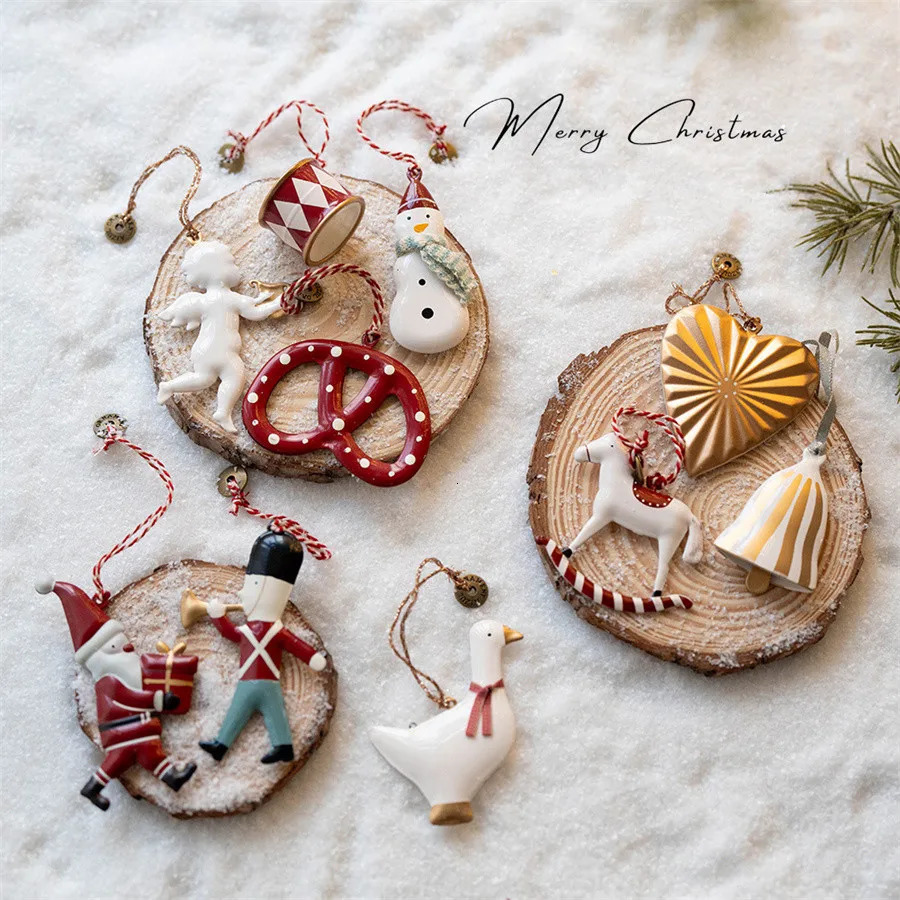 Metal Hand Painted Hanging Christmas Tree Decoration Holiday Gift Hand Painted 251010