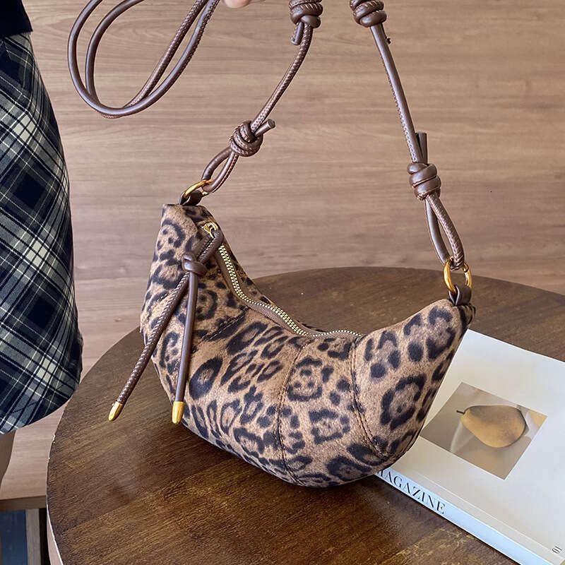 Designer Bags Trendy Niche Leopard Print for Women 2025 New Autumn Versatile Crossbody Dumpling Popular Horn Bag