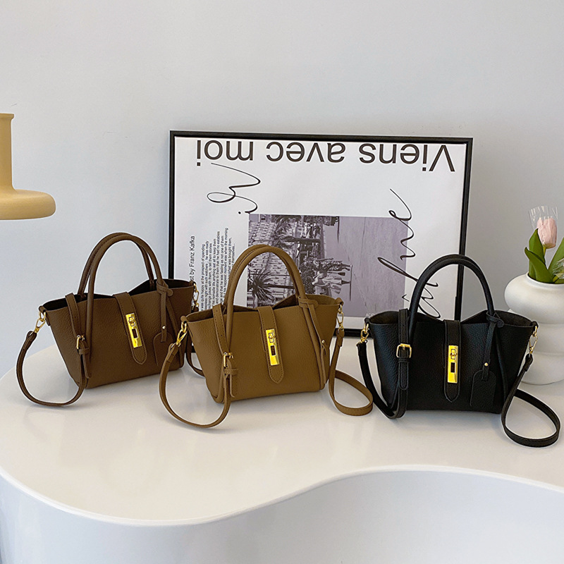 Free shipping designer Fashion Bags New high quality fashionable versatile single shoulder crossbody bag women Stylish Spiffy Compact Classic Appealin