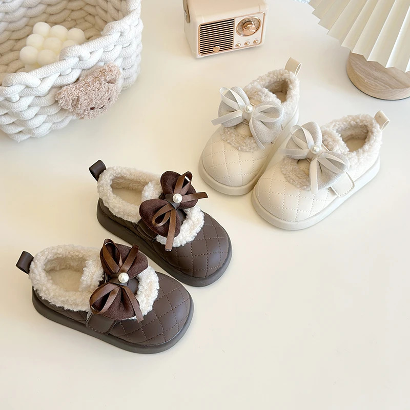 Outdoor Girls Winter Cotton Shoes Fashion Beige Kids Soft Bottom Princess Shoes Warm Causal Childrens Plush Shoes with Bowknot 251014