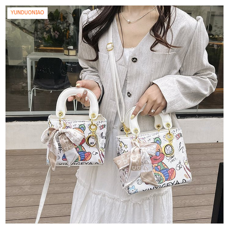 Graffiti pattern fashionable women's luxury handbag new fresh and fashionable autumn and winter designer bag trendy women's crossbody bag