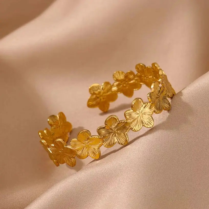 Vintage Flower Cuff Bracelet Bangle for Women Gold Color Flora Stainless Steel Bangles Casting Aesthetic Couple Wrist Jewelry 251014