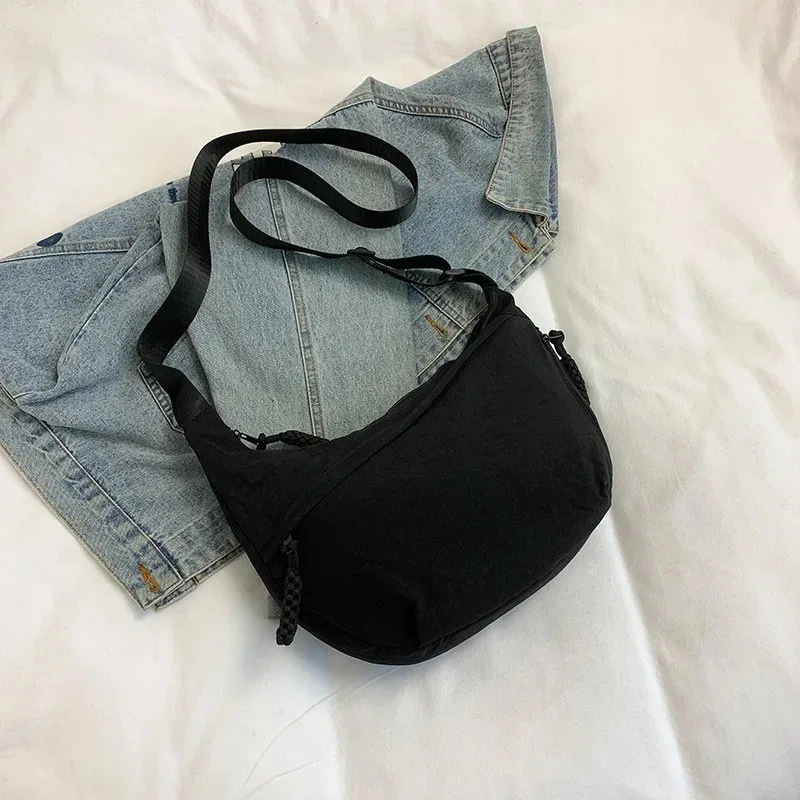 Solid color trendy shoulder bag personalized multifunctional canvas bag daily minimalist dumpling bag 251014