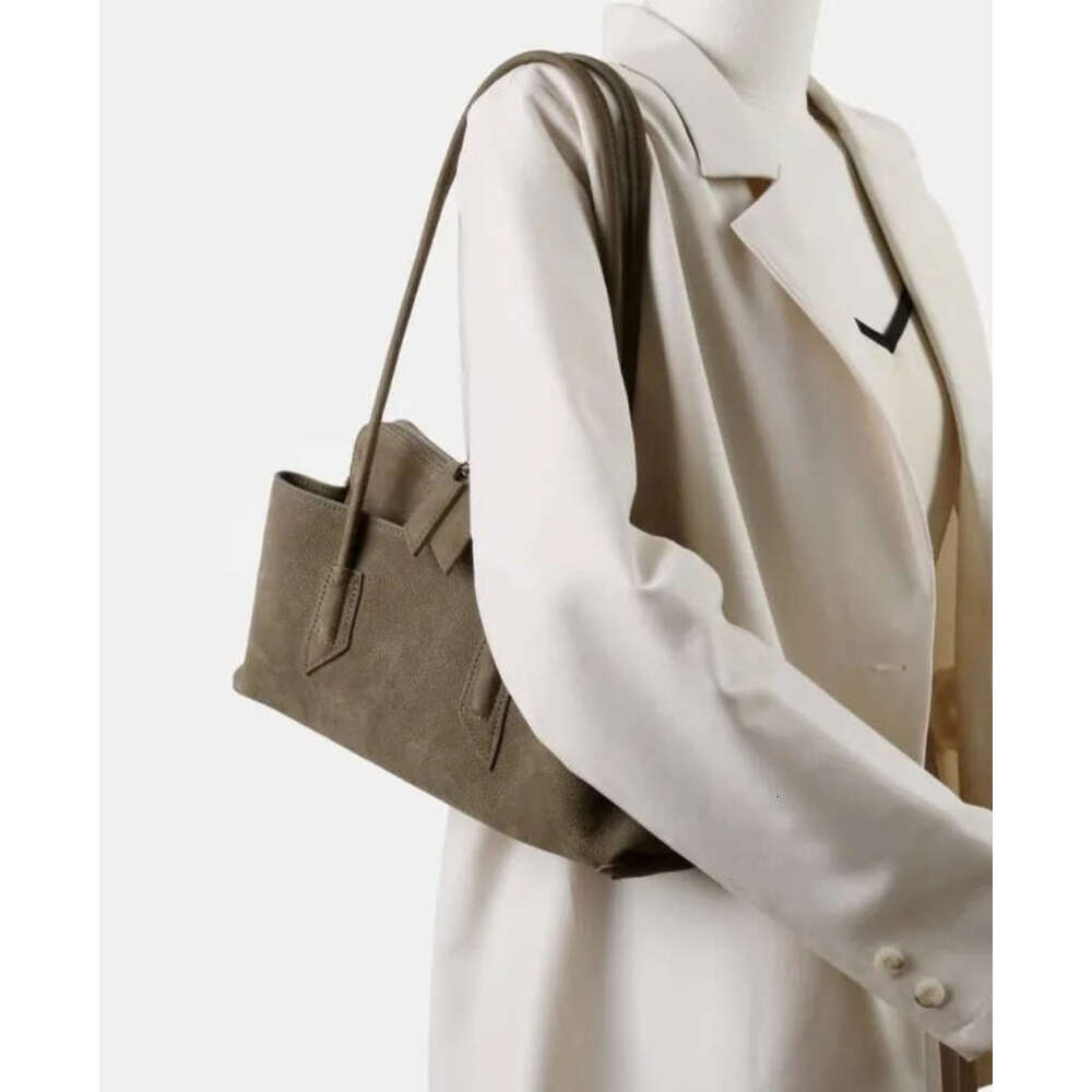 Cowhide velvet shoulder bag Retro Crocodile Pattern Large Capacity Tote Design Women's Pleated Leather Shoulder Female Daily Commuter Bag 2025 Be