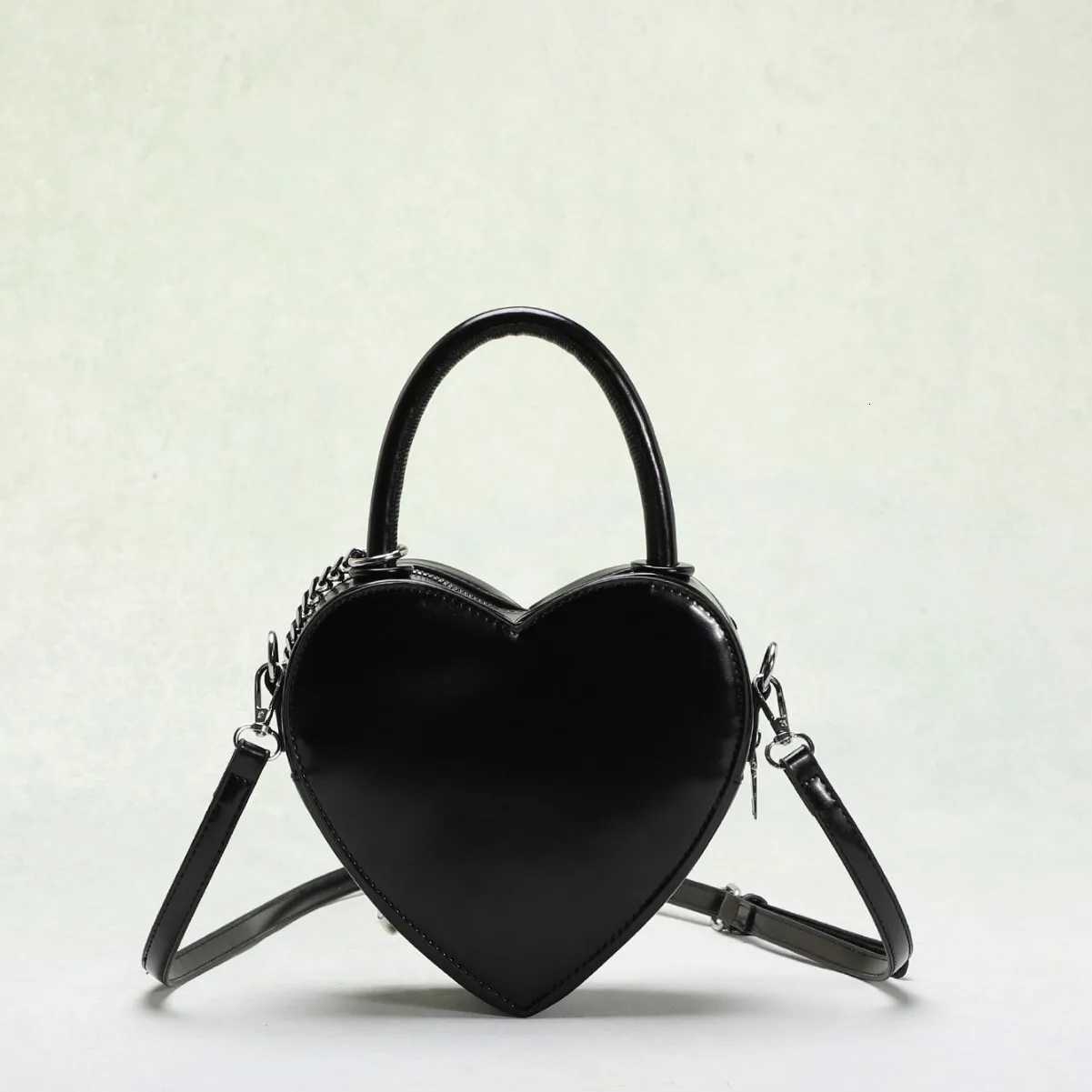 Women shoudler bag Fasion Love Bag Womens Creative Bag Printed Chain Heart shaped Bag Love Handheld Crossbody Bag Z251018