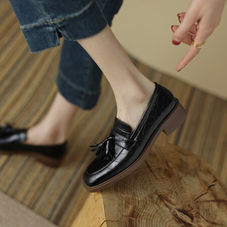 Genuine Leather Tassel Loafers Women's Soft Sole Slip-On Driving Shoes British Style Roman Flat Shoes