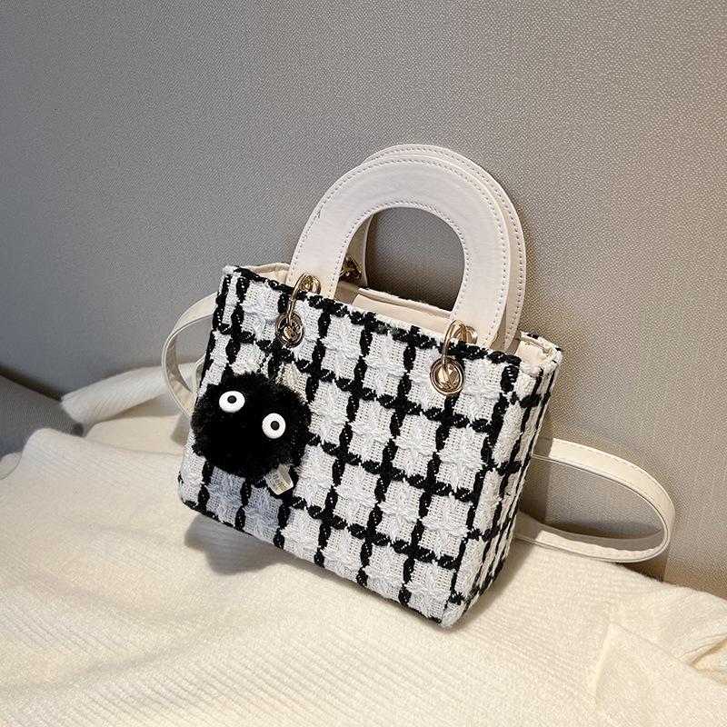 Luxury Brand Designer Bag Internet Celebrity Fashion Woolen Plaid Handbag 2022 Autumn Winter New Style Elegant Universal Single Shoulder Crossbody Sma