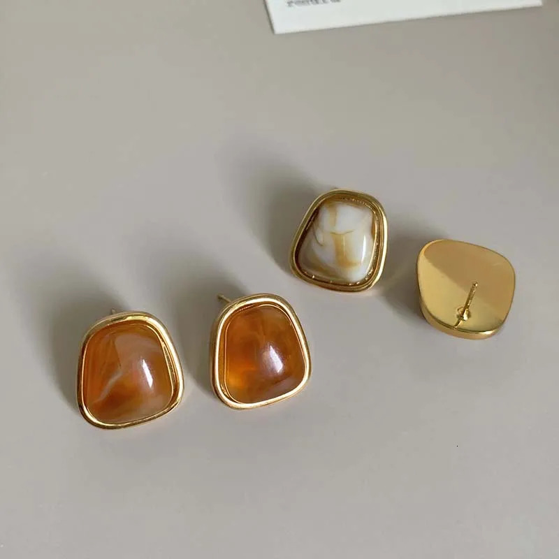 Vintage Coffee Color Square Resin Stud Earrings For Women Girls Fashion Metal Irregular Geometric Earrings Jewelry 2025 Trendy 251013