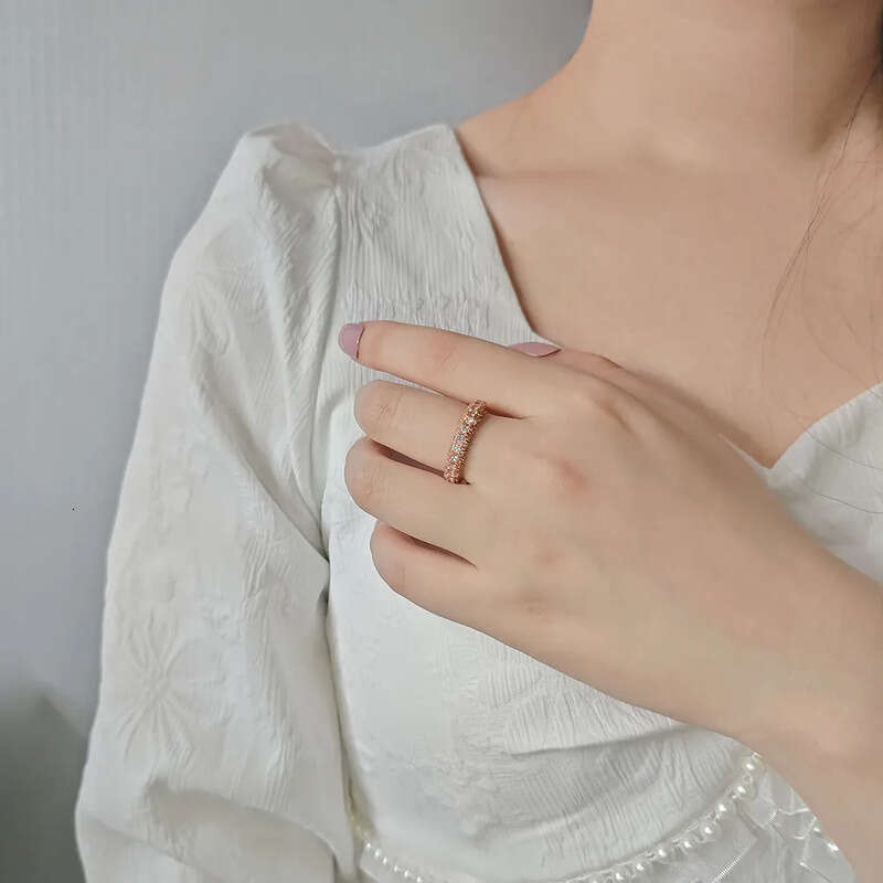 Hip Hop Ins Sparkling Wedding Rings Jewelry Sterling Sier Fill 3 Rows Pave White 5A Cubic Zircon Party Women Rose Gold Engagement Band Ring Gift