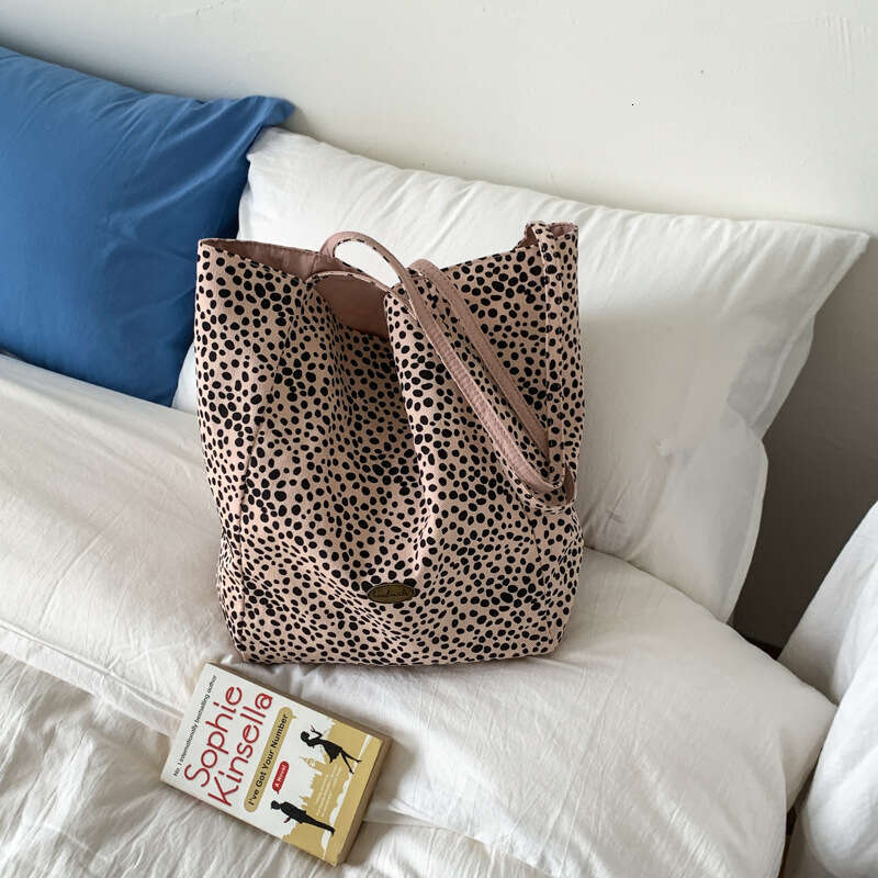 Lightweight Versatile Commuter Designer Bags Large Capacity for Women 2025 New Style Relaxed Feel Single Shoulder College Student Reversible Tote Bag