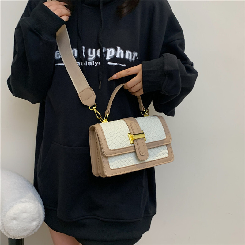 Luxury Brand Designer Bag Woven Solid Color 2023 Simple Color Block Fashion Shopping Casual Street Crossbody Handbag Single Shoulder Small Square Bag