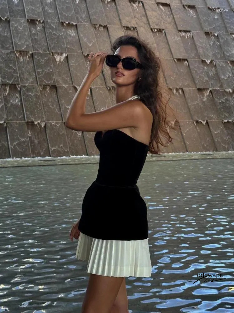 Casual Dresses Sexy Strapless Veet Solid Mini Dress Elegant Off Shoulder Backless Bodycon Vestidos 2024 ddmyApr Women Evening Party Gown