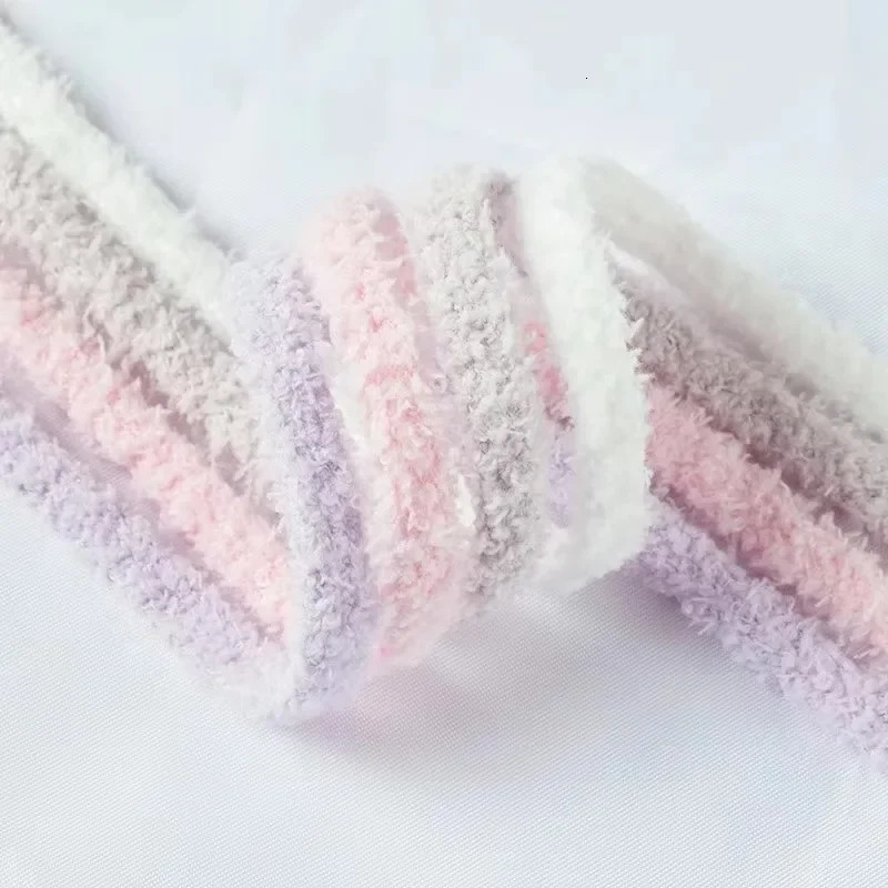 1Pairs Winter White Black Shoe Accessories Women Men Fluffy Fuzzy Laces Casual Cute Plush Shoe Laces Sneakers Flat Shoelaces 251013