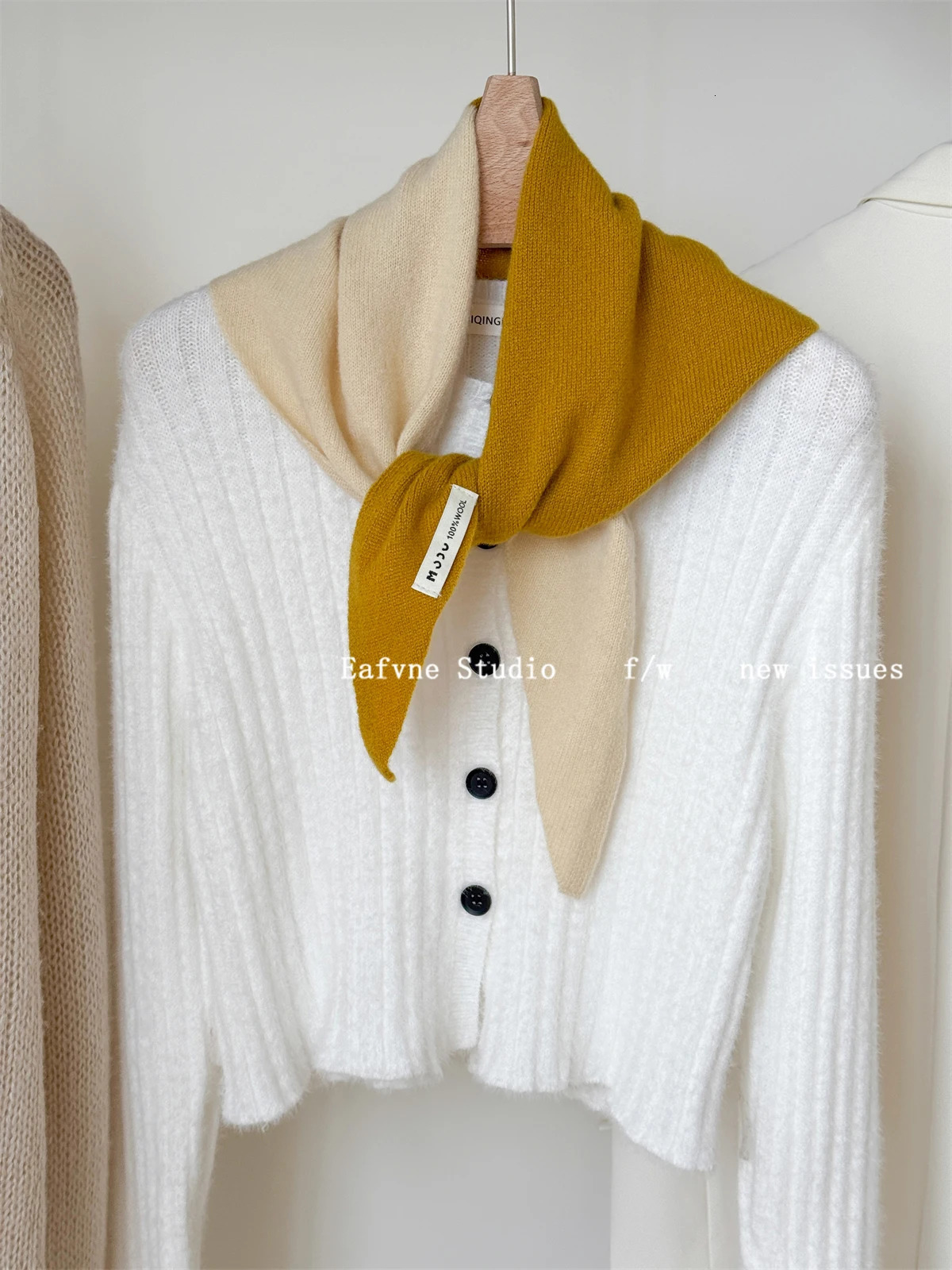 ColorBlock British Triangle Scarf Niche Wool Triangular Scarf Women Head Multifunctional Knitted Scarf Neck Cashmere Scarves 251016