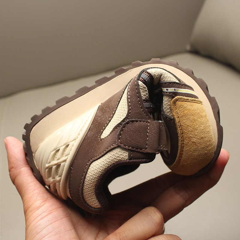 New designer children's sports shoes for boys and girls, soft soled leather Forrest Gump shoes, fashionable and casual parent-child shoes