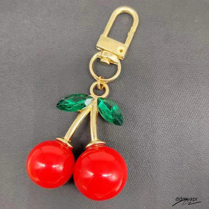 Trendy Alloy Cherry Keychain Charm Accessory Womens Bag Car Pendant Adornment Individualized Decoration For ddmyApr Women 240829