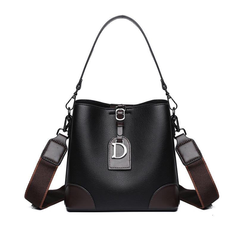 Luxury Brand Designer Bag New Bucket Bag Large Capacity Fashionable Luxury Single Shoulder Bag Soft Leather Texture Commuting High-End Single Shoulder