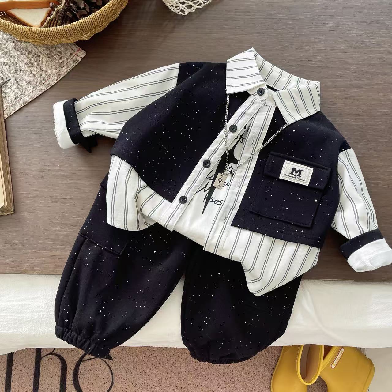 Boys' Autumn Set 2025 New Handsome Children's Korean Edition Spring and Autumn Clothes Baby Fake Vest 3-Piece Set