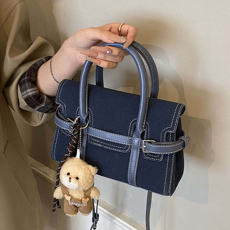 Commuting Matte for Women 2025 New Fashion Designer Bags Versatile Crossbody Exquisite Super Popular Handheld Small Square Bag