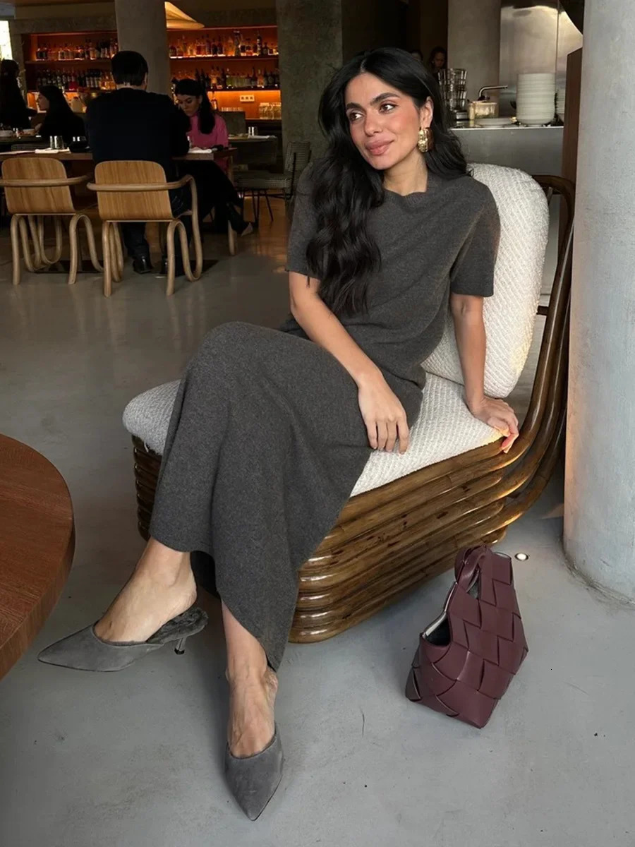 Wolfeel Summer Soft Knit Set Womens Short Sleeve Pullover Top Skirt Solid Color Elegant Minimalist Two Piece Set 251014