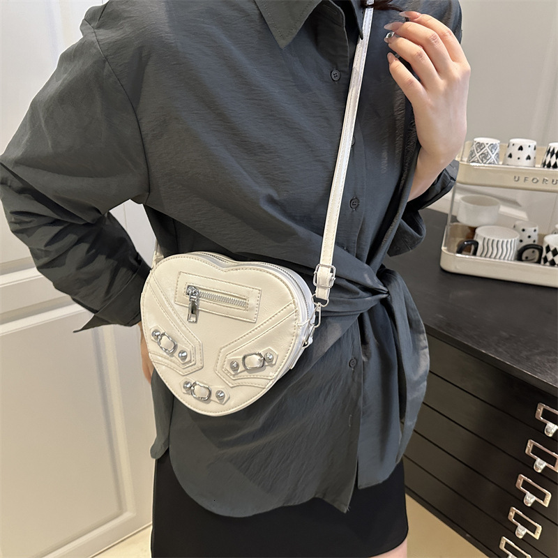 Luxury Brand Designer Bag Fashion Heart Small Bag 2023 New Trendy Shoulder Bag Crossbody Bag Women's Bag Korean And Japanese Style Winter Women&#