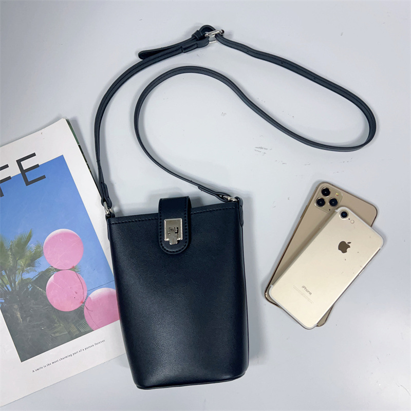 Luxury Brand Designer Bag Fashion Trend Crossbody Bucket Bag New Versatile Single Shoulder Women's Small Bag Korean Version Lightweight Soft Leat