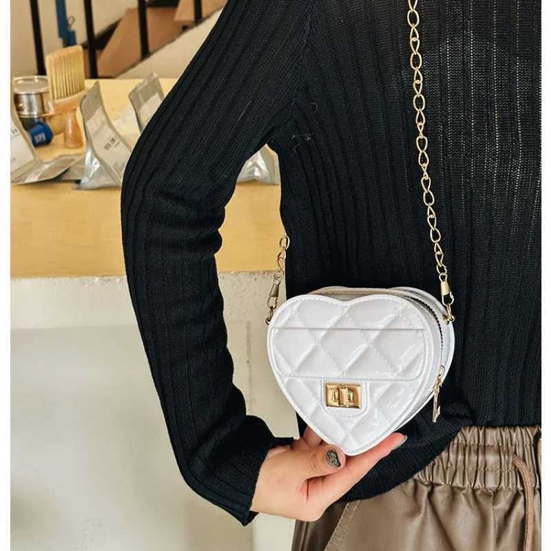 New Childrens Love Bags Fashionable Jelly Shoulder Bag Designer Chain Crossbody Bag Mini Cute Coin Purse Z251018