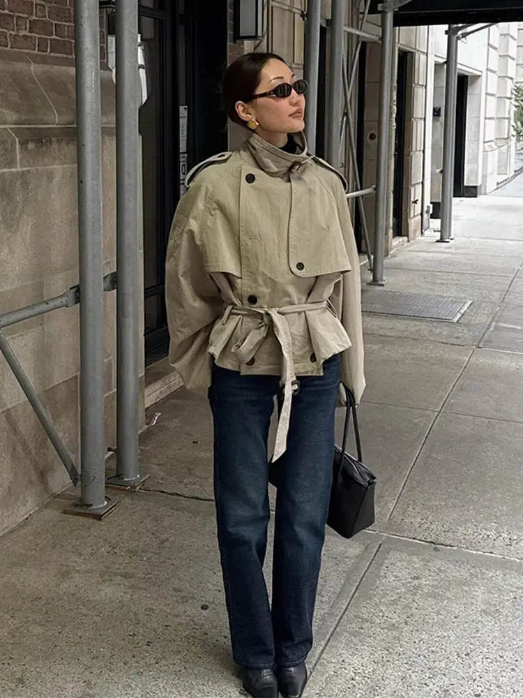 Versatile Stylish Short Windbreaker Jacket Retro Loose Stand Collar Long Sleeve Women Coat Fashion Trend Office Autumn Lady Wear 251010