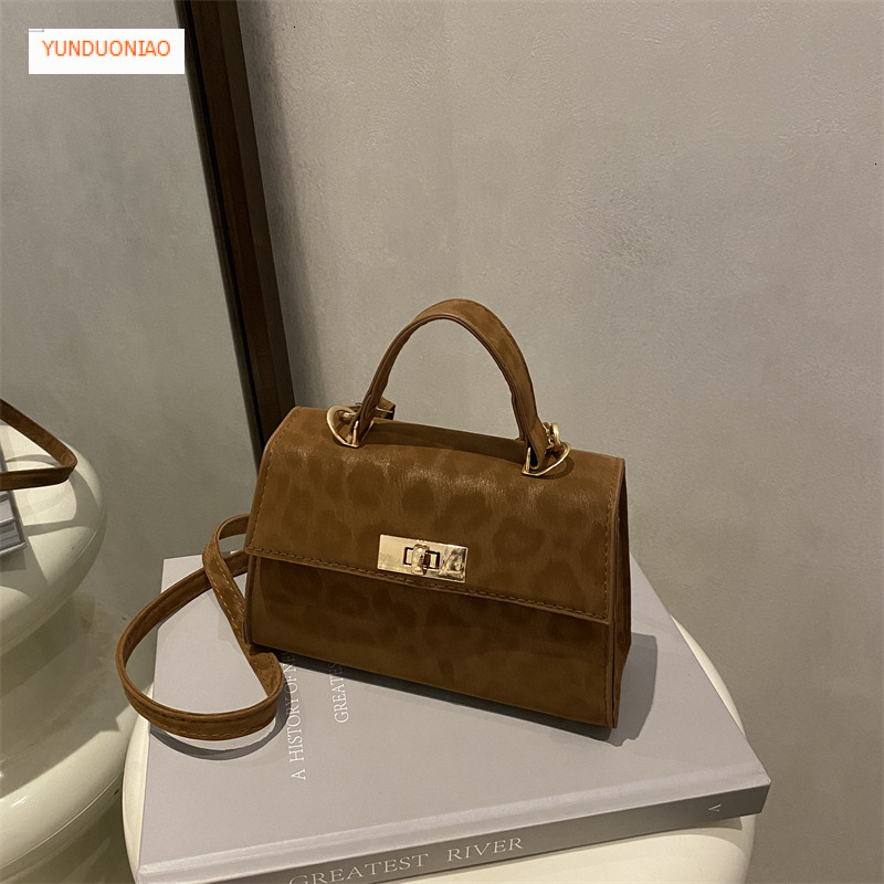 Women's Shoulder Bag 2025 Autumn/winter New Designer Bag Fashionable Retro Matte Luxury Handbag Women's Crossbody Bag