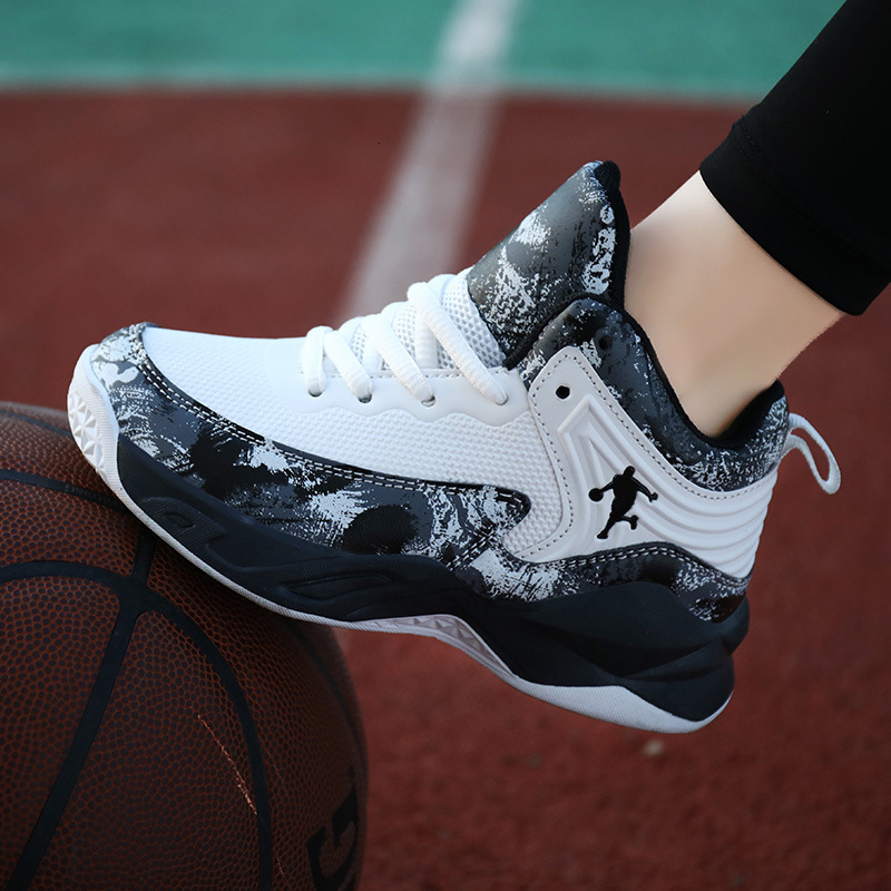 New Boys' Basketball Shoes Mesh Breathable Mid Top Trendy Sports Shoes Outdoor Fashion Designer Children's Running Shoes