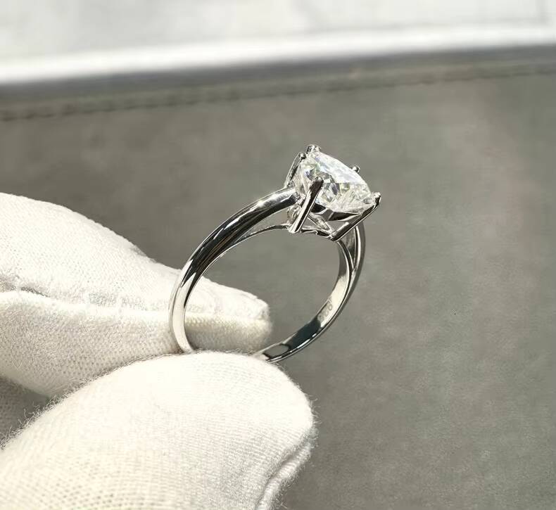 Wholesale Custom Fine Jewelry 2Ct Heart Shaped Moissanite Ring Trendy S925 Sterling Silver Wedding Engagement Ring for Women