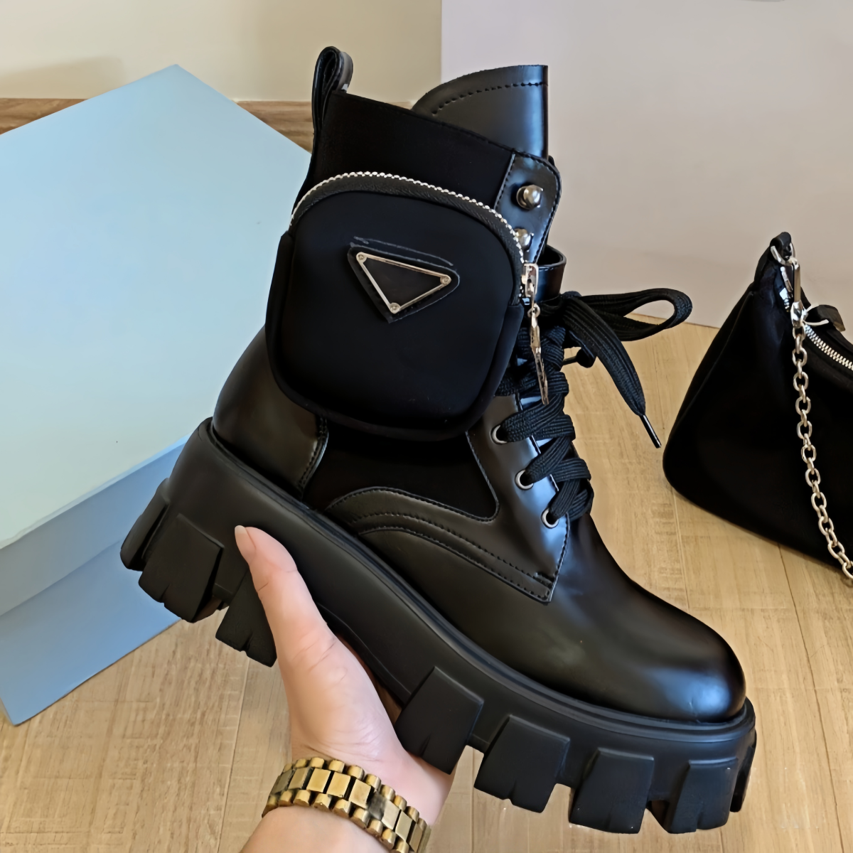 Winter Boots Designer Womens Leather Boots Platform Loafer Shoes Patent Leather Luxury Chunky Classic Metal Casual Single Shoes