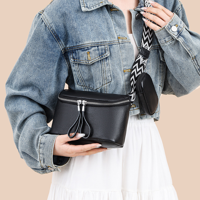 Free shipping designer Fashion Bags Real leather women bag new cowhide women saddle bag fashionable single shoulder diagonal cross chest bag Classic T