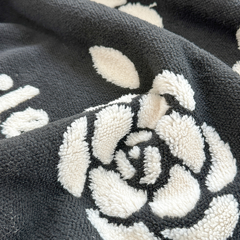 Luxury friendly soft throw black and white camellia pattern multifunctional sleeping blanket suitable & for office/bedroom/travel full-size