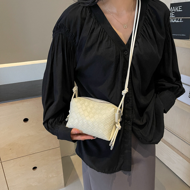 Luxury Brand Designer Bag Summer Niche Woven Bag For Women 2024 New Trend Versatile Crossbody Bag Soft Surface Quilted Shoulder Underarm Bag