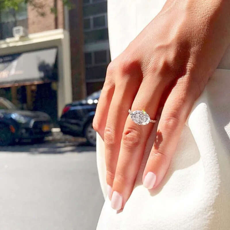 2025 Rulalei Brand New Top Sell Sparkling Lady Jewelry Geuine 100% Sterling Sier Oval Cut White Moissanite Dia Eternity Women Bridal Wedding Ring