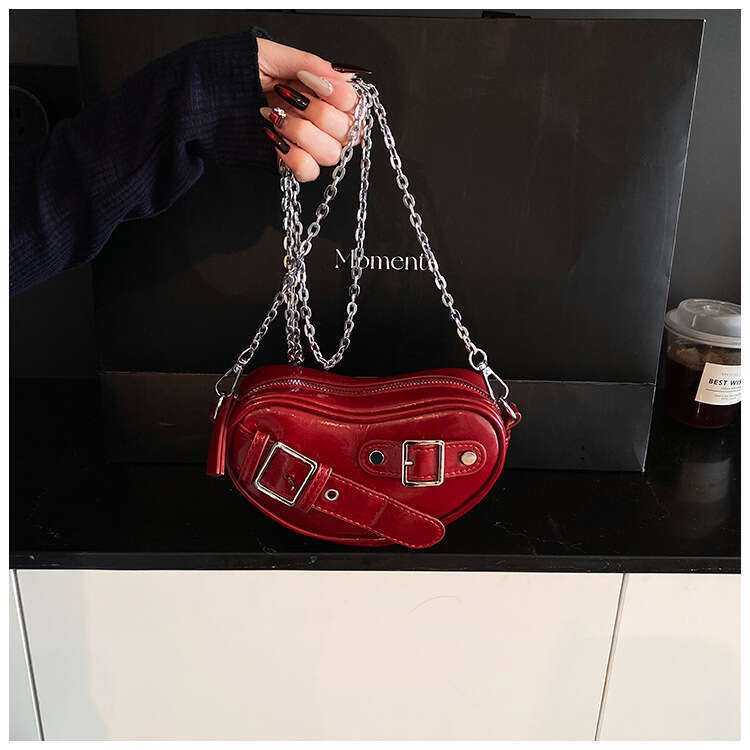 Exquisite Mini for Women 2025 New Summer Designer Bags Versatile Chain Crossbody Unique Niche Heart-shaped Lipstick Bag