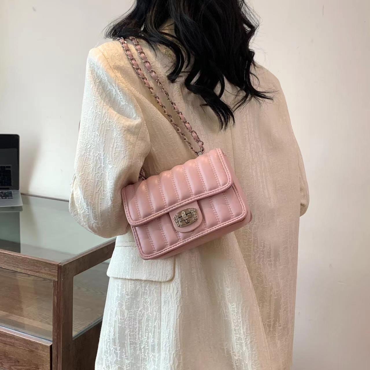 Luxury Brand Designer Bag New Spring/Summer Chain Bag For Women Fashionable Niche Single Shoulder Bag Textured Stylish Underarm Small Square Bag